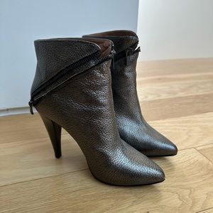 Sigerson Morrison silver zipper detail boots. Size 7.5 (fit like 7)